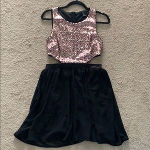 Forever21 Sequin and black medium dress